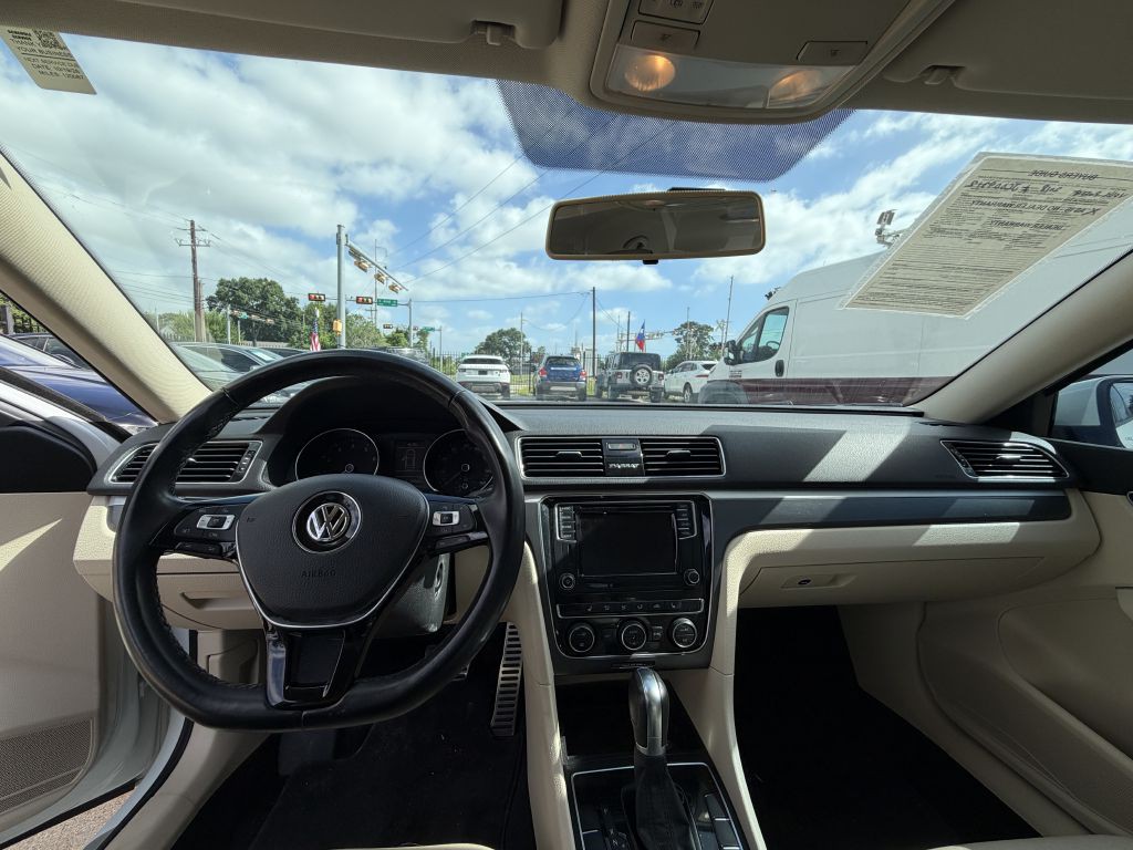 2018 Volkswagen Passat Image 31