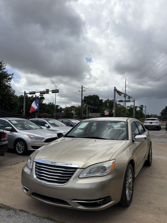 2011 Chrysler 200 Image 1