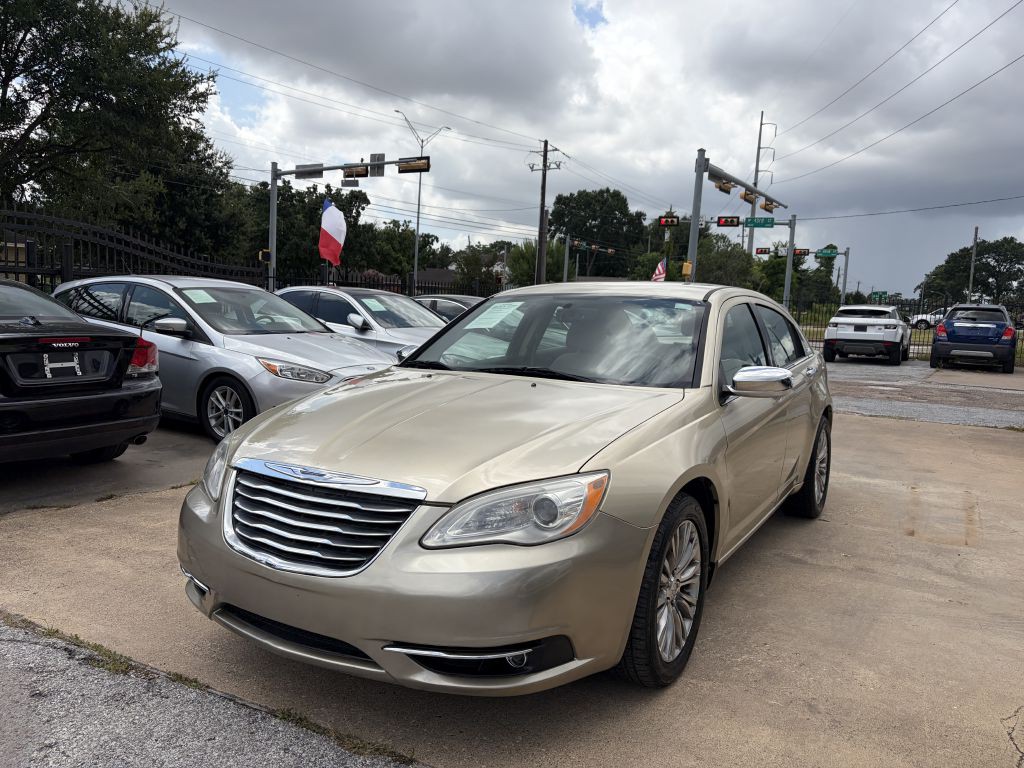 2011 Chrysler 200 Image 2