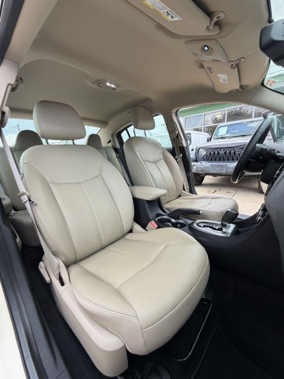 2011 Chrysler 200 Image 41