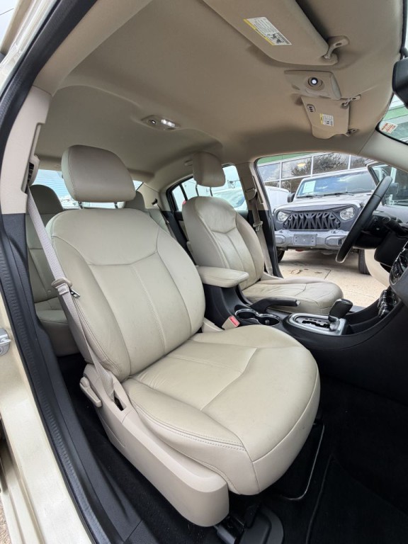 2011 Chrysler 200 Image 43
