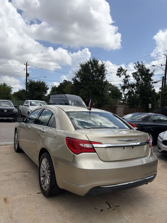 2011 Chrysler 200 Image 60