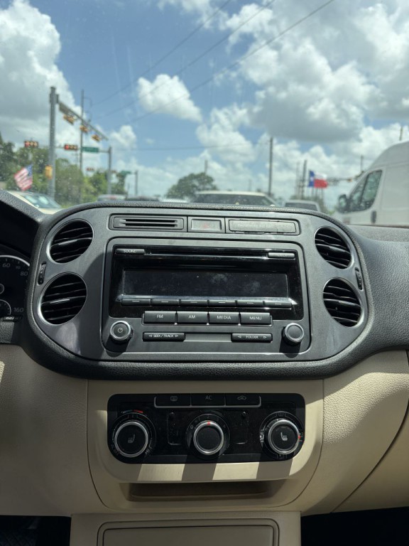 2012 Volkswagen Tiguan Image 10