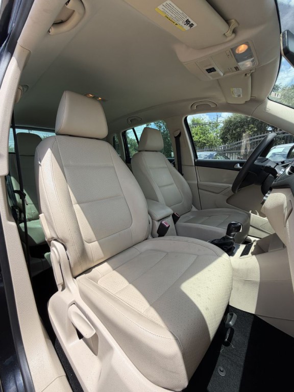2012 Volkswagen Tiguan Image 17