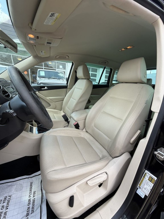 2012 Volkswagen Tiguan Image 25