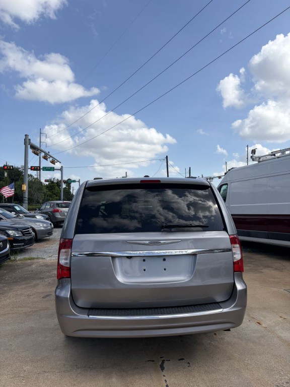 2014 Chrysler Town & Country Image 15