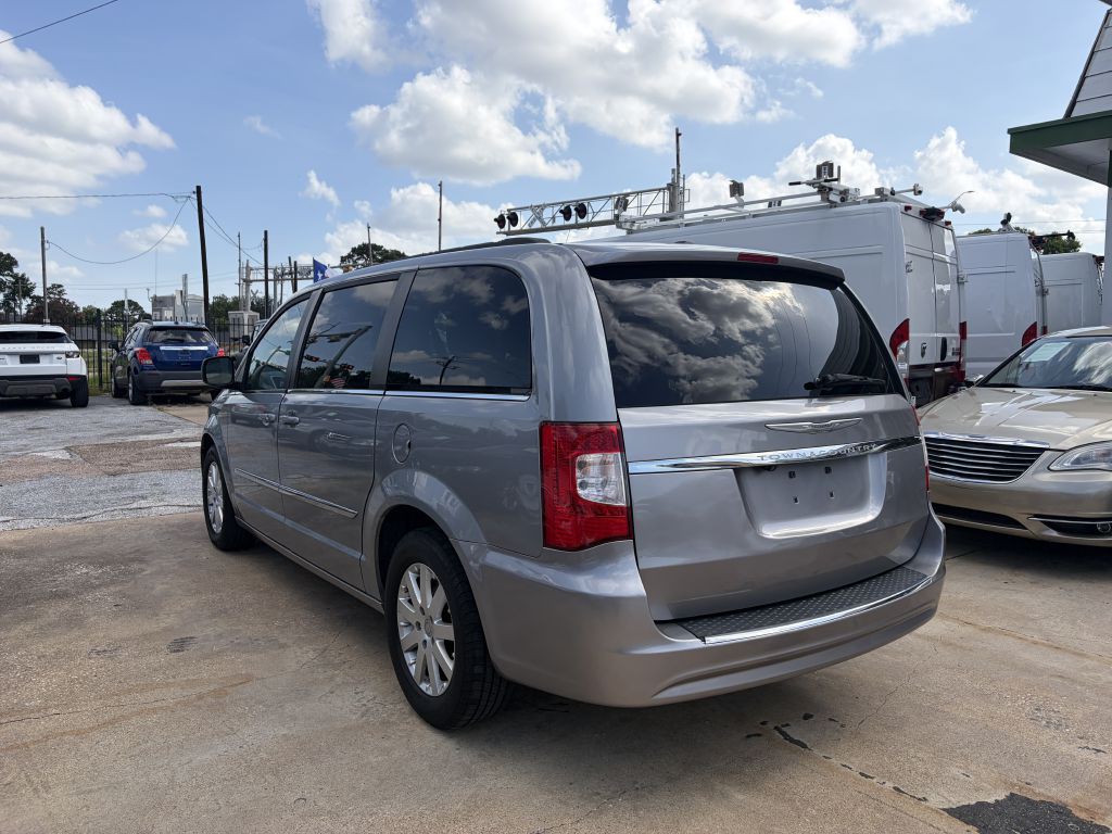 2014 Chrysler Town & Country Image 17
