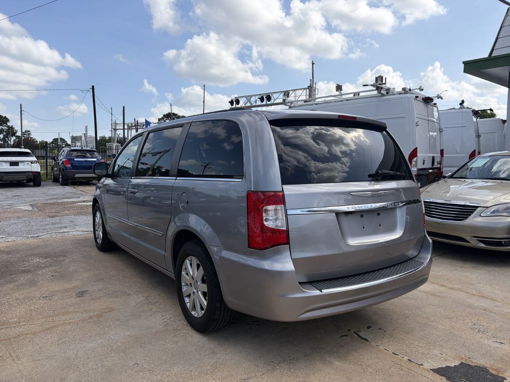 2014 Chrysler Town & Country Image 18