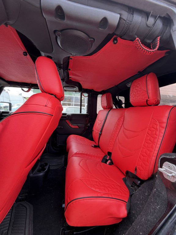 2011 Jeep Wrangler Unlimited Image 15
