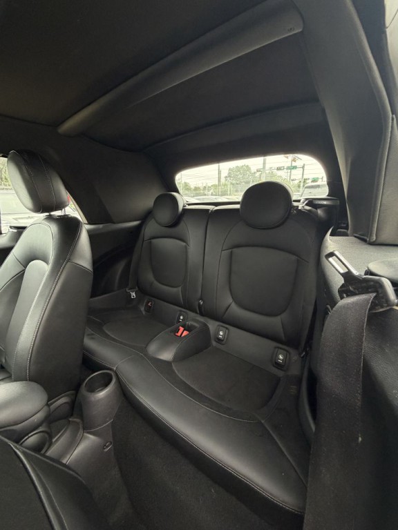 2016 MINI Cooper Image 6