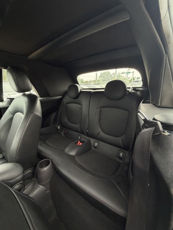 2016 MINI Cooper Image 7