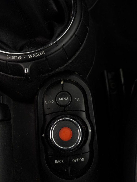 2016 MINI Cooper Image 11