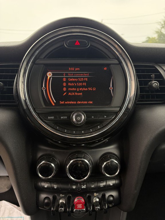 2016 MINI Cooper Image 15
