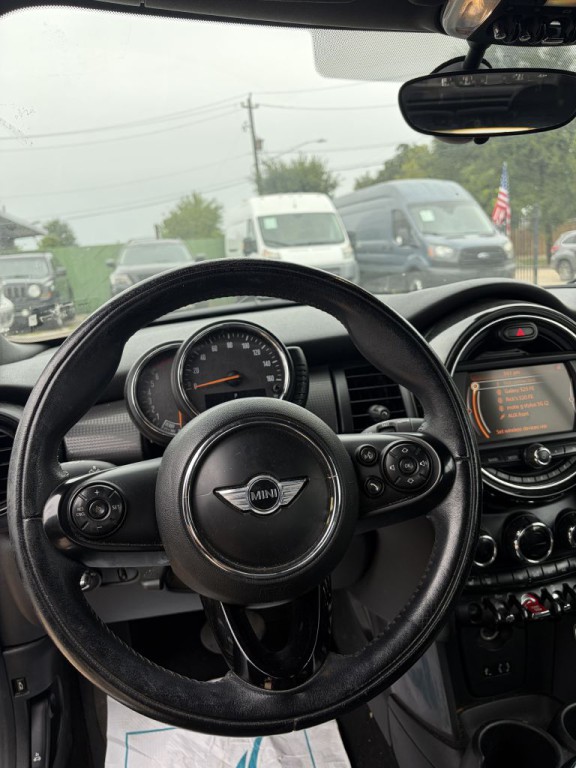 2016 MINI Cooper Image 18