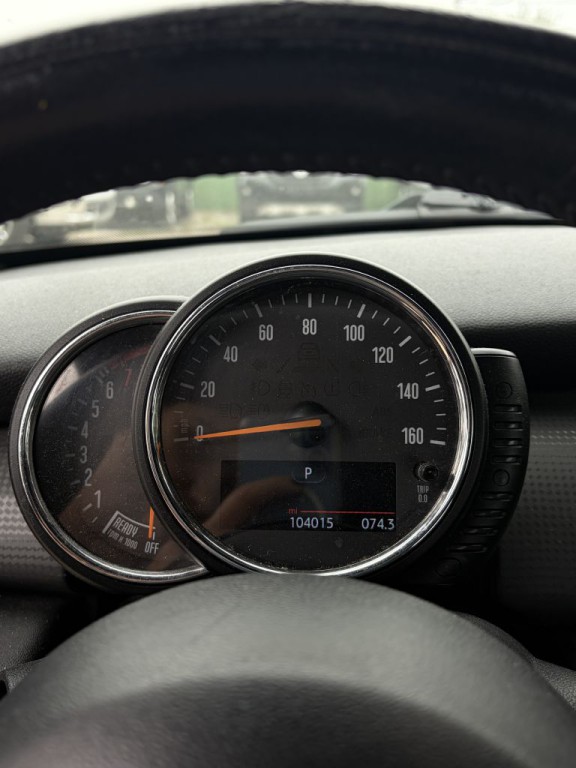 2016 MINI Cooper Image 21