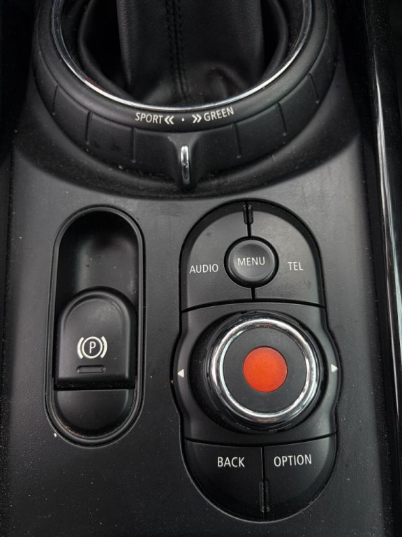 2016 MINI Cooper Image 27