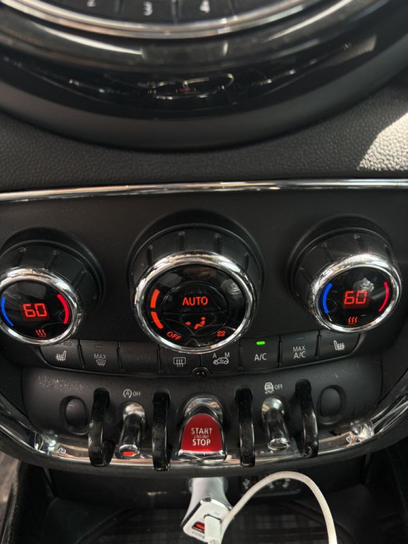 2016 MINI Cooper Image 28