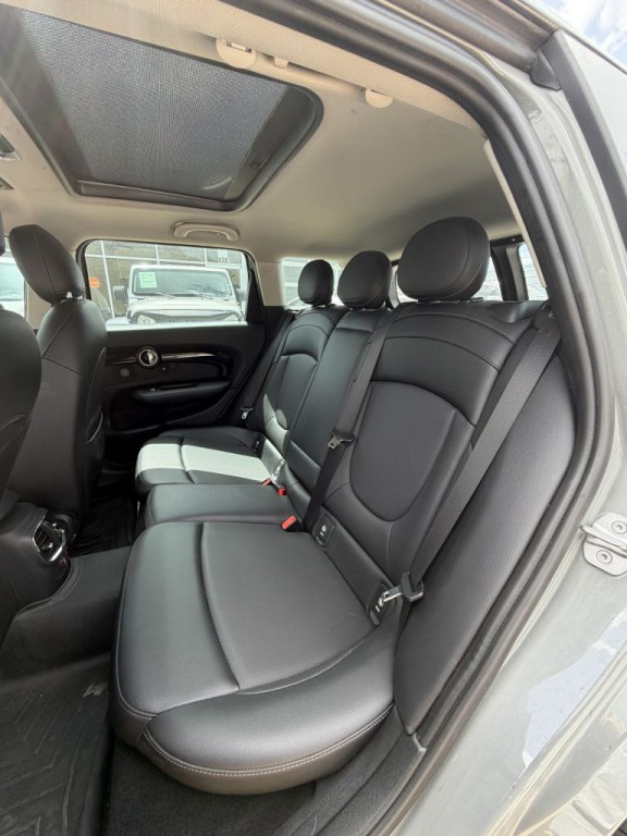 2016 MINI Cooper Image 33