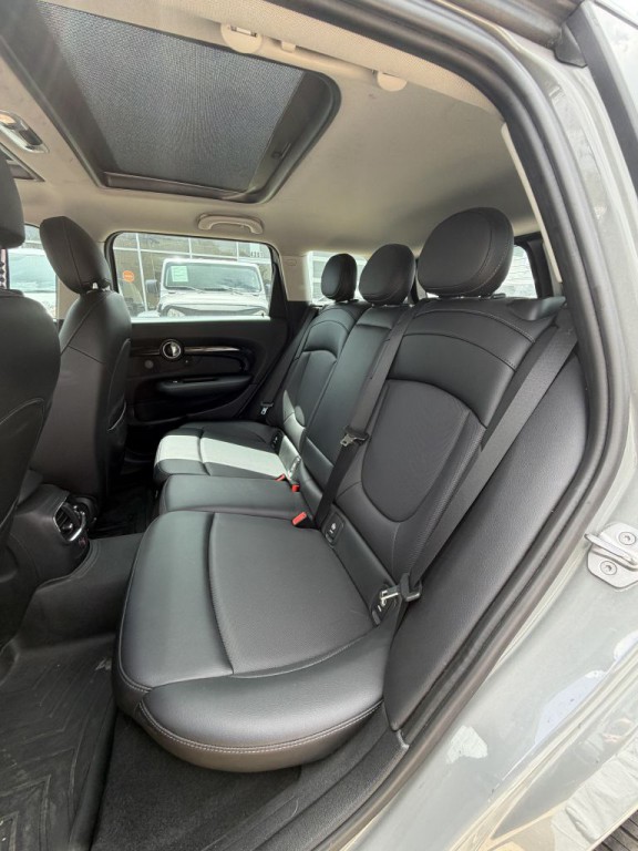 2016 MINI Cooper Image 35