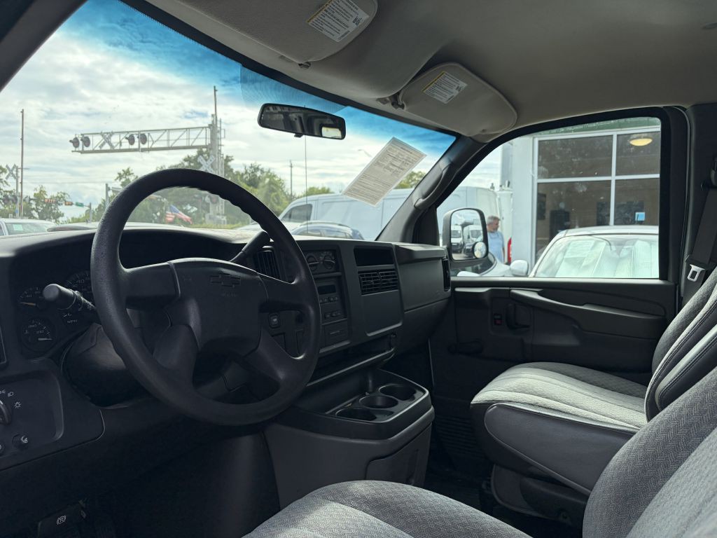 2006 Chevrolet Express Image 7