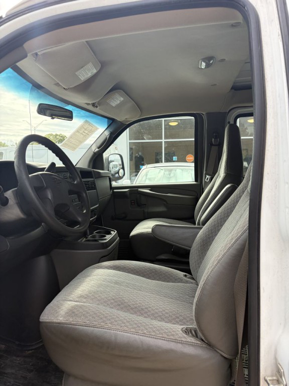 2006 Chevrolet Express Image 8