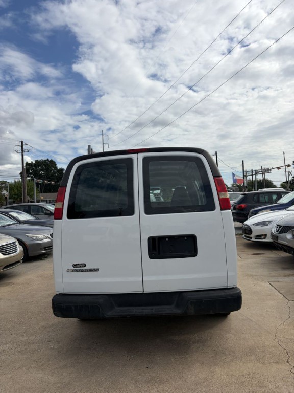2006 Chevrolet Express Image 11