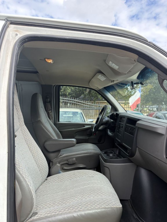 2006 Chevrolet Express Image 16
