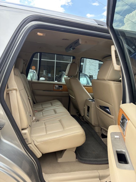 2008 Lincoln Navigator Image 11