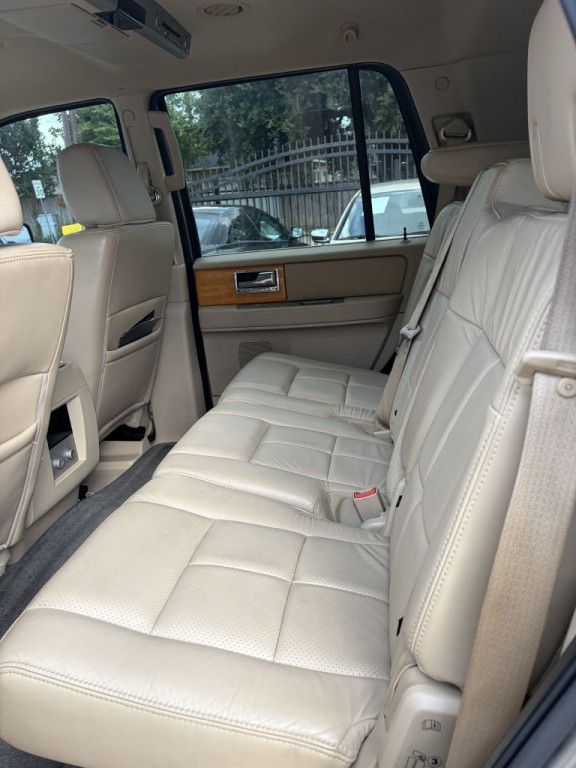 2008 Lincoln Navigator Image 13