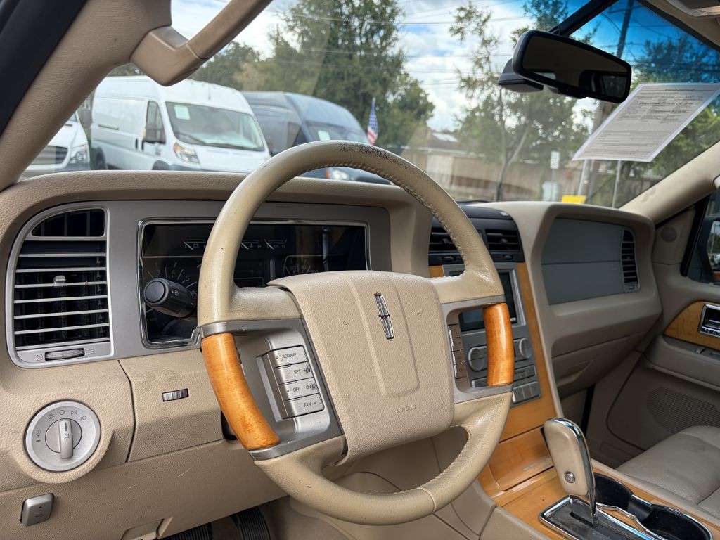 2008 Lincoln Navigator Image 17