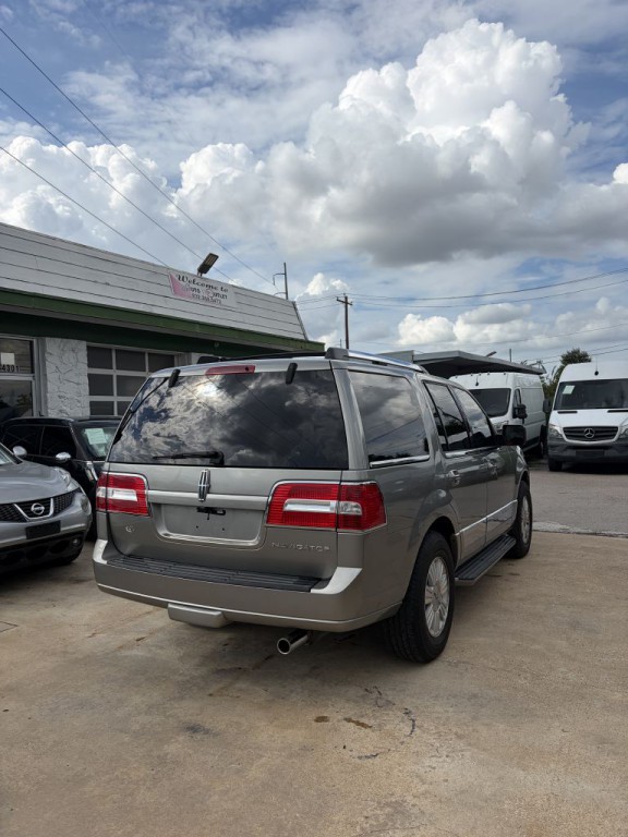 2008 Lincoln Navigator Image 24