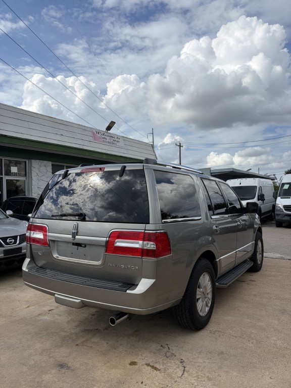 2008 Lincoln Navigator Image 25
