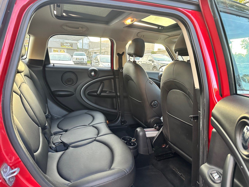 2014 MINI Cooper Image 11