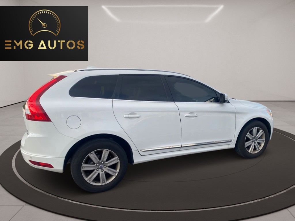 2017 Volvo XC60 Image 10