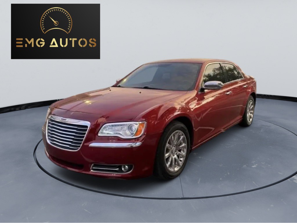 2012 Chrysler 300 Image 2