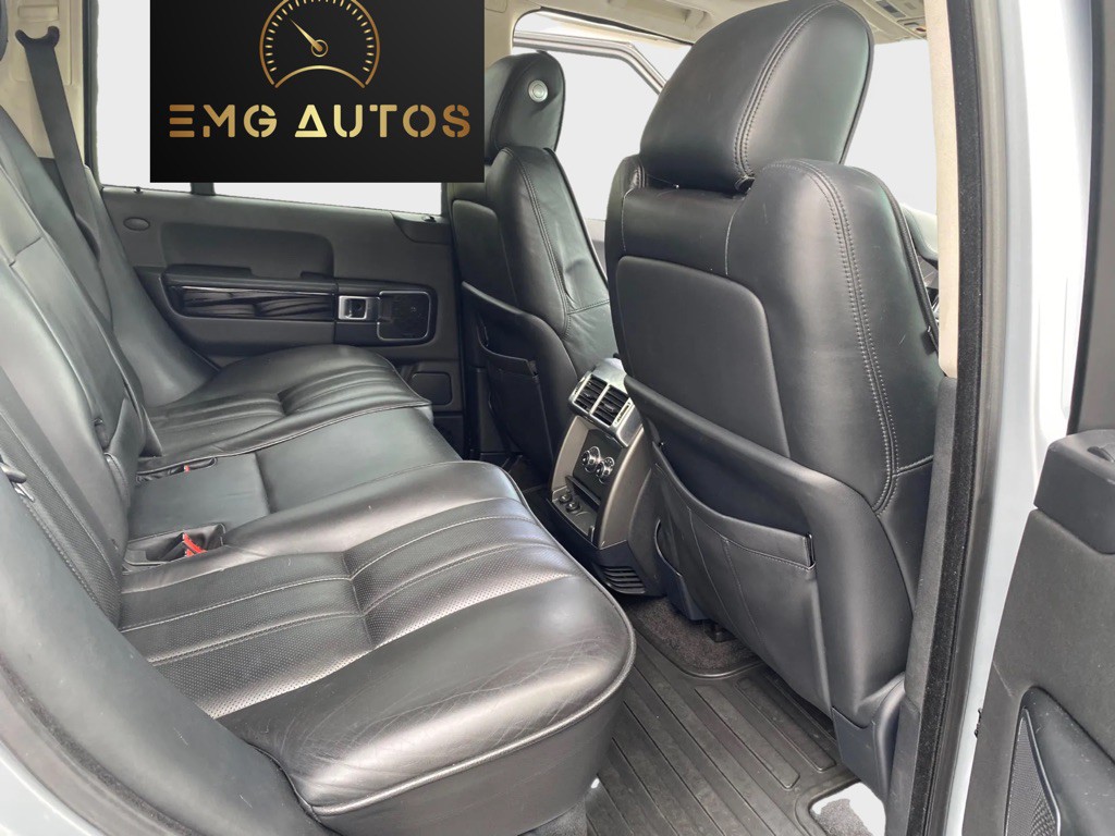 2010 Land Rover Range Rover Image 10