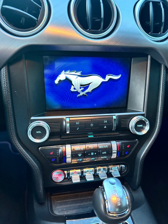 2018 Ford Mustang Image 2