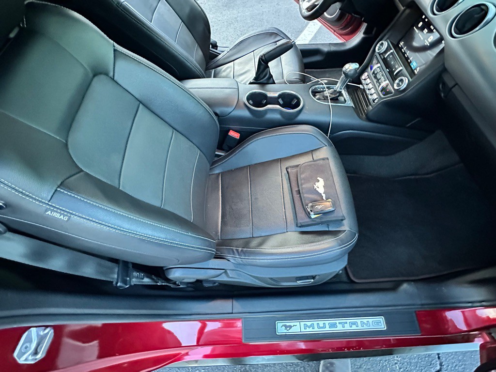 2018 Ford Mustang Image 17