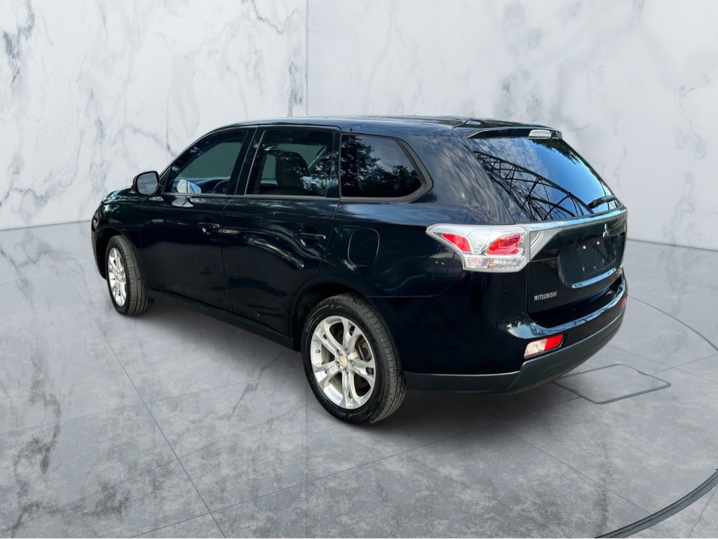 2014 Mitsubishi Outlander Image 5