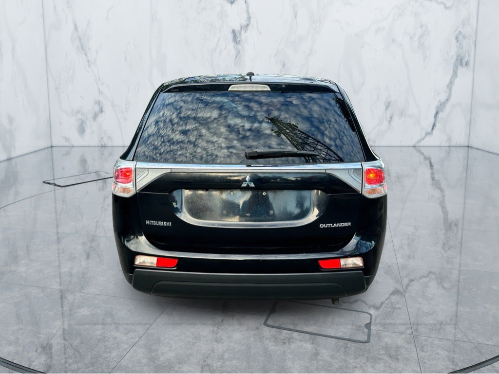 2014 Mitsubishi Outlander Image 6