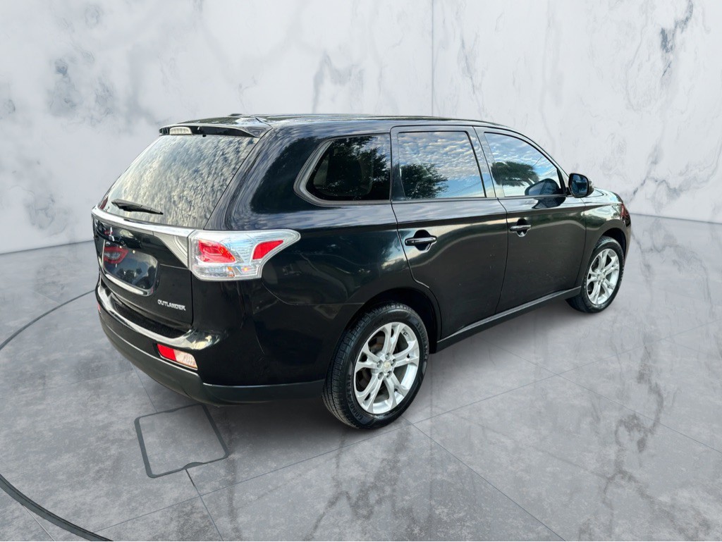 2014 Mitsubishi Outlander Image 9