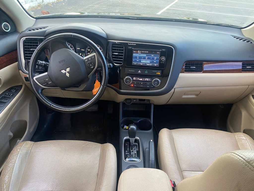 2014 Mitsubishi Outlander Image 13