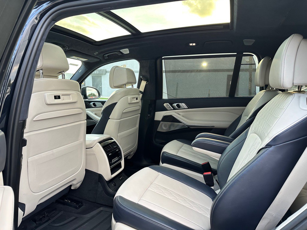 2019 BMW X7 Image 28
