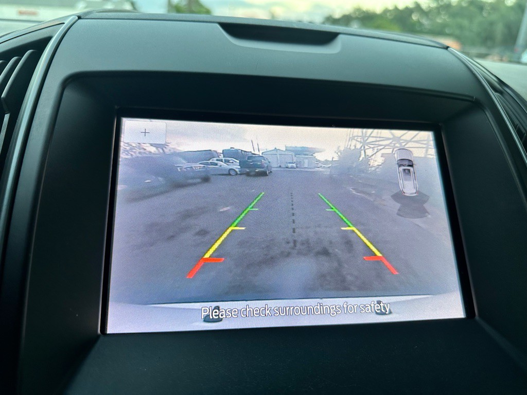 2020 Ford Edge Image 3