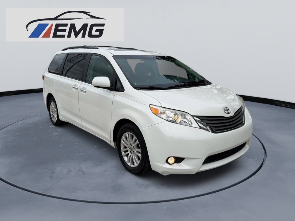 2017 Toyota Sienna Image 12