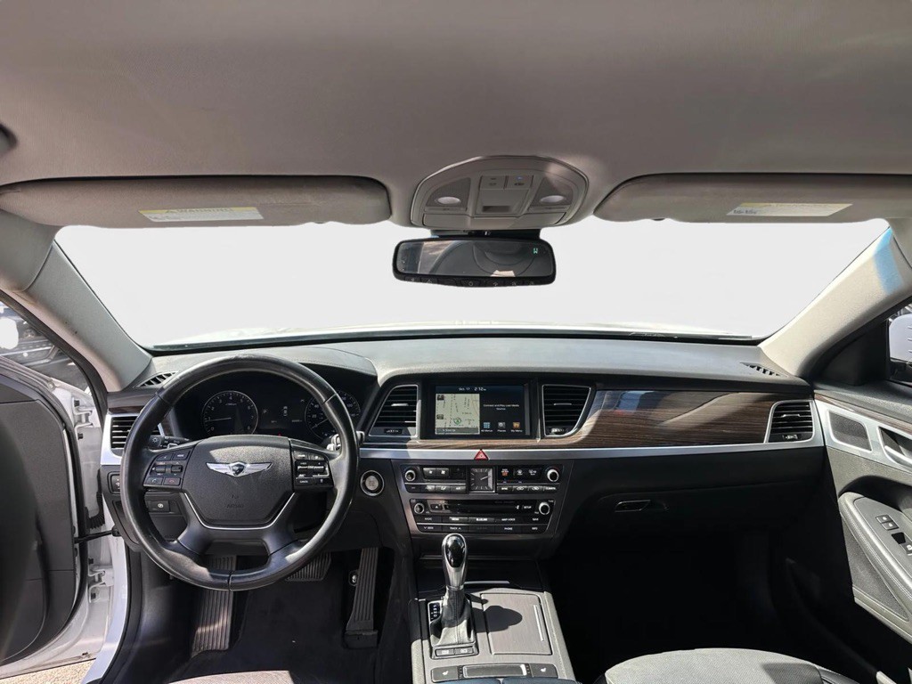 2017 Genesis G80 Image 6