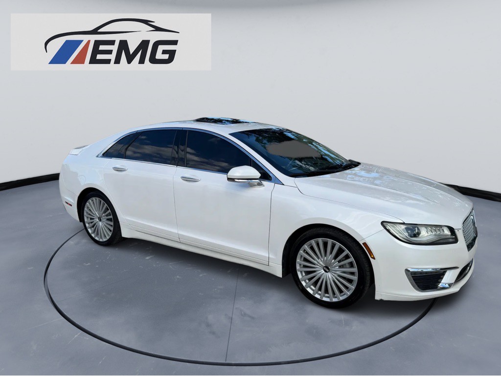 2017 Lincoln MKZ Image 2