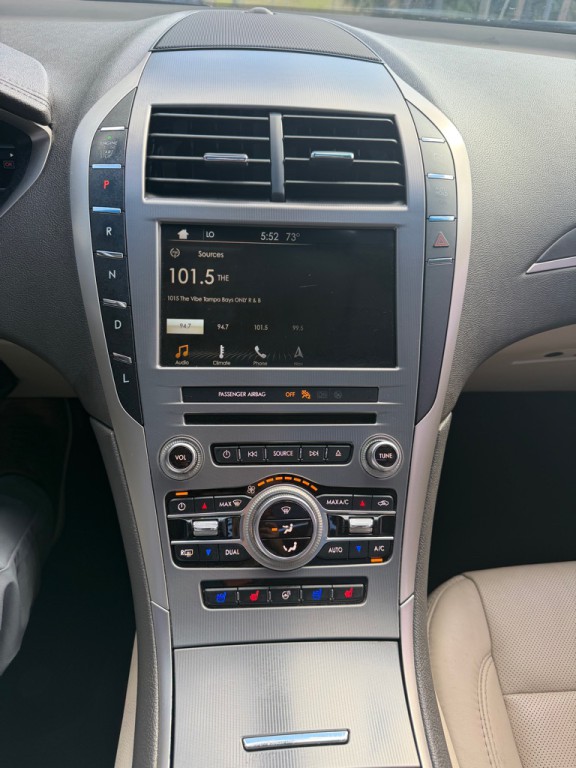 2017 Lincoln MKZ Image 18