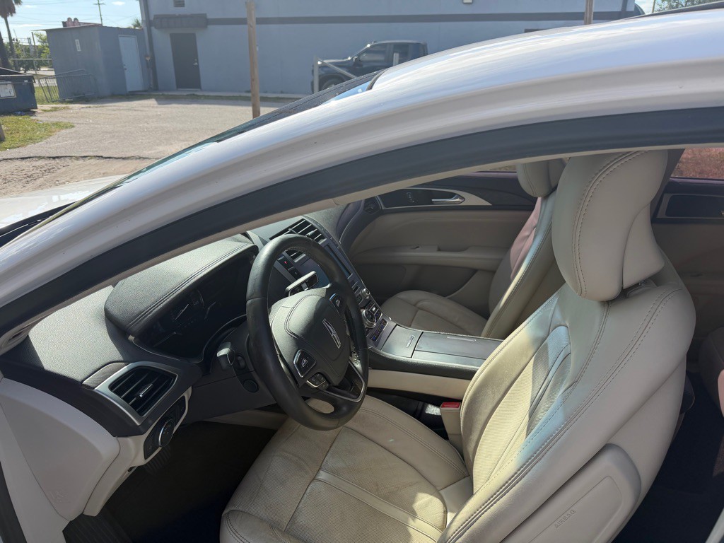 2017 Lincoln MKZ Image 19