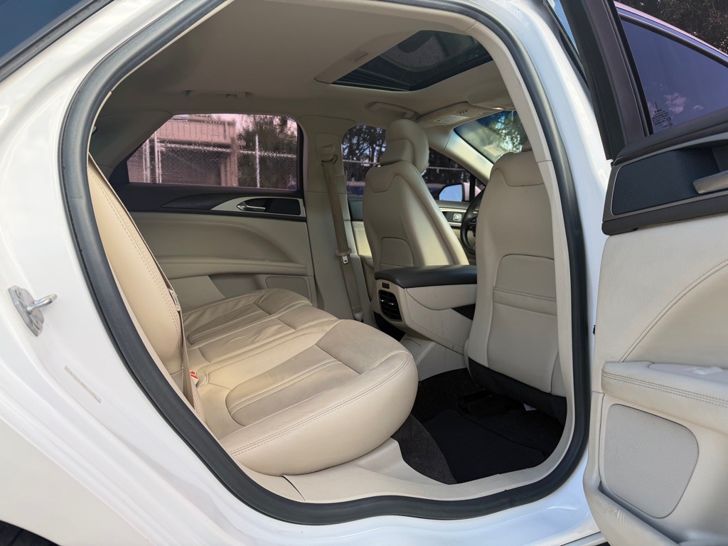 2017 Lincoln MKZ Image 20